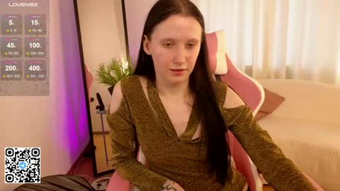 Snapshot of moon_avengers chatting on January 30, 2025, 12:48 pm Lola online show from January 30, 2025, 12:48 pm
