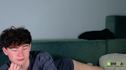 moon_gloww online show from April 15, 2026, 5:58 am