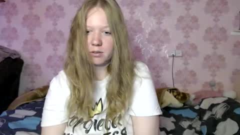 moon_linght000 online show from June 8, 2026, 2:01 am