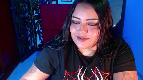 moon_sunflowers online show from November 5, 2025, 3:28 am