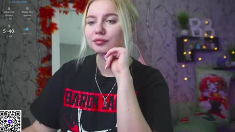 Emilia online show from October 19, 2025, 11:22 am