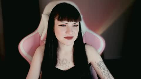 Snapshot of moon_velvet chatting on June 8, 2026, 8:31 pm sophie online show from June 8, 2026, 8:31 pm