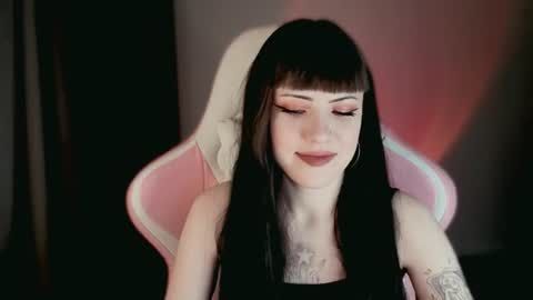 Snapshot of moon_velvet chatting on June 18, 2026, 8:46 pm sophie online show from June 18, 2026, 8:46 pm