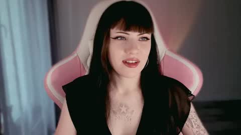 Snapshot of moon_velvet chatting on July 1, 2026, 5:34 pm sophie online show from July 1, 2026, 5:34 pm