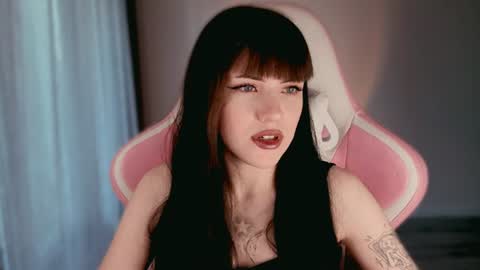 Snapshot of moon_velvet chatting on July 17, 2026, 6:02 pm sophie online show from July 17, 2026, 6:02 pm