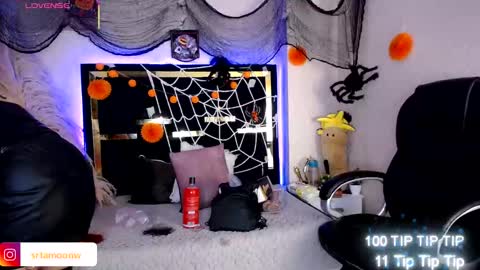 Snapshot of moon_water__ chatting on October 18, 2025, 11:33 am Moon Water online show from October 18, 2025, 11:33 am