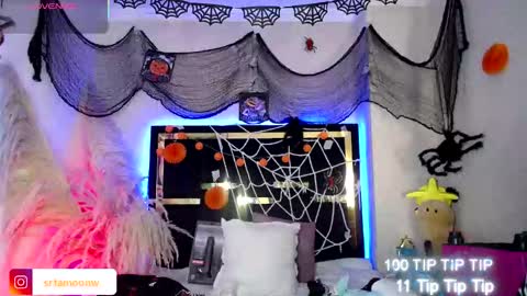 Snapshot of moon_water__ chatting on November 5, 2025, 10:04 am Moon Water online show from November 5, 2025, 10:04 am