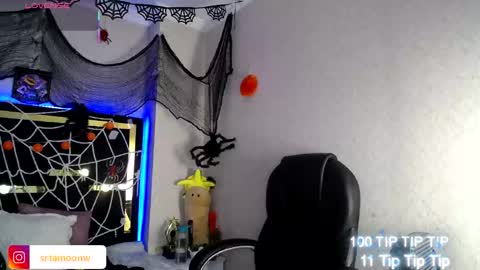 Snapshot of moon_water__ chatting on November 6, 2025, 10:16 am Moon Water online show from November 6, 2025, 10:16 am