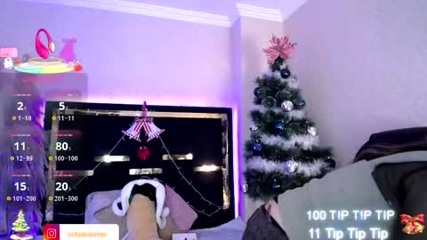 Snapshot of moon_water__ chatting on November 24, 2025, 10:26 am Moon Water online show from November 24, 2025, 10:26 am