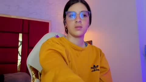 Snapshot of moon_winy chatting on April 28, 2026, 11:26 am Winy online show from April 28, 2026, 11:26 am