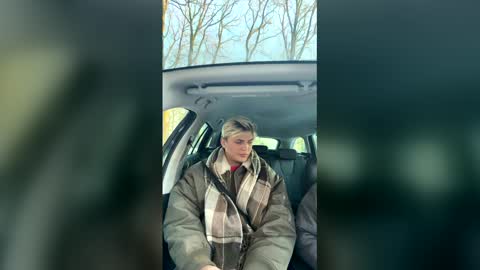 moonflamek online show from January 10, 2026, 2:52 pm