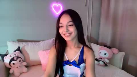 Mia online show from November 29, 2025, 1:14 pm