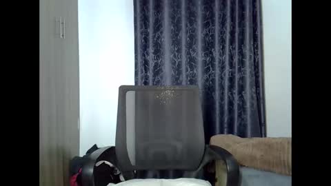 Moonlitdesire0 online show from May 17, 2026, 10:28 pm