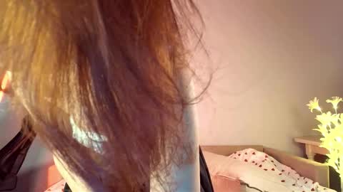 Snapshot of moonmimmi chatting on February 28, 2026, 4:35 am moonmimmi online show from February 28, 2026, 4:35 am