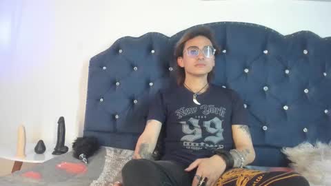 Moon online show from October 4, 2025, 8:07 pm