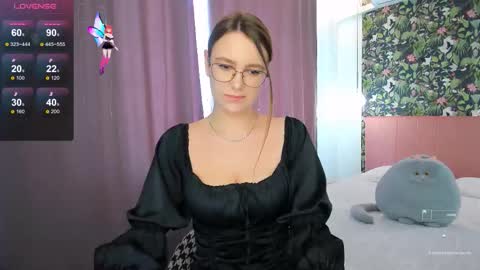 Monica online show from September 12, 2025, 6:35 am