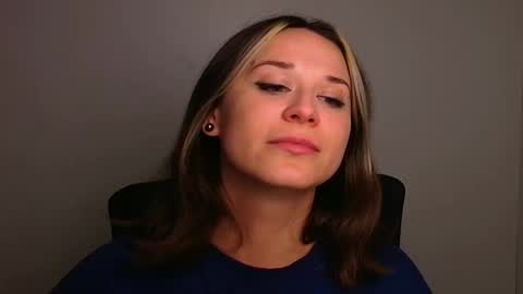 Snapshot of moonsusanna chatting on November 15, 2025, 12:13 pm Susanna online show from November 15, 2025, 12:13 pm