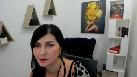 Ask me  online show from November 8, 2025, 4:12 am