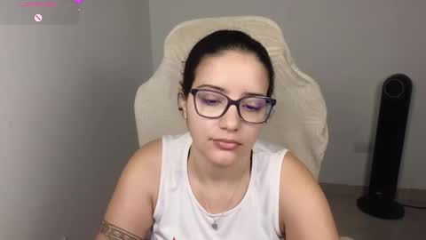 Moon Woman online show from November 17, 2025, 3:12 am