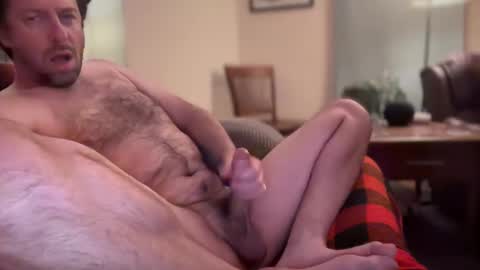 Snapshot of moony__ chatting on December 4, 2024, 3:37 am Moon online show from December 4, 2024, 3:37 am