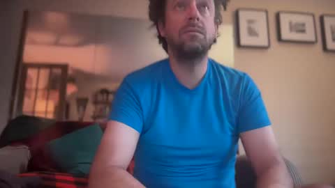 Snapshot of moony__ chatting on December 31, 2024, 3:42 pm Moon online show from December 31, 2024, 3:42 pm