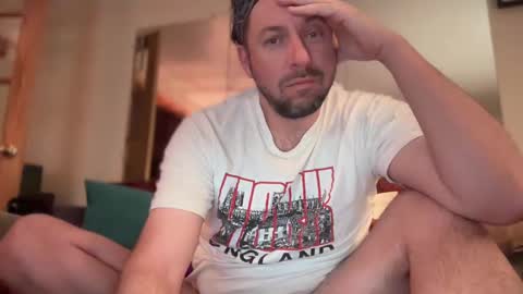 Snapshot of moony__ chatting on January 12, 2025, 4:21 am Moon online show from January 12, 2025, 4:21 am