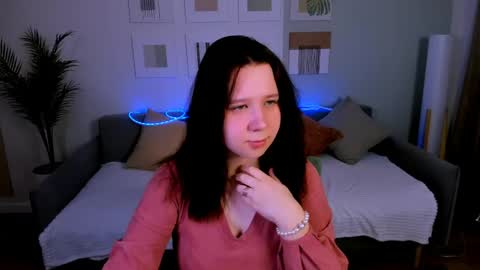 Charli online show from April 19, 2026, 11:20 am