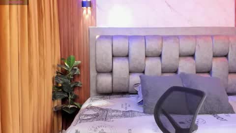 Snapshot of more_hott chatting on September 17, 2025, 7:04 pm more hott online show from September 17, 2025, 7:04 pm