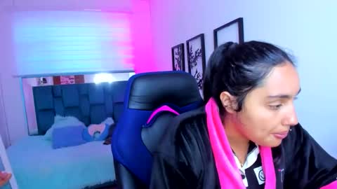 morena_rodriguez_9 online show from October 14, 2025, 9:59 pm