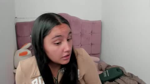 morena_rodriguez_9 online show from October 16, 2025, 7:15 pm