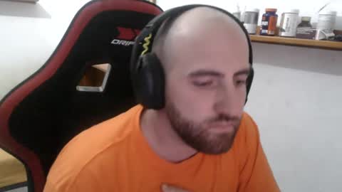 Snapshot of morenoch19 chatting on December 1, 2024, 9:37 pm alejo online show from December 1, 2024, 9:37 pm