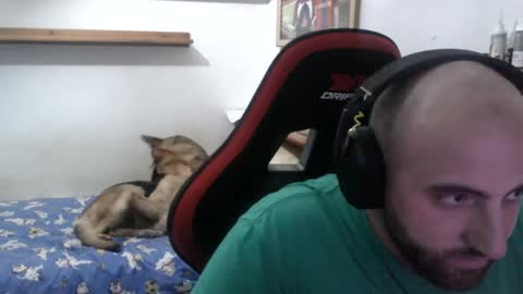 Snapshot of morenoch19 chatting on December 2, 2024, 2:19 pm alejo online show from December 2, 2024, 2:19 pm