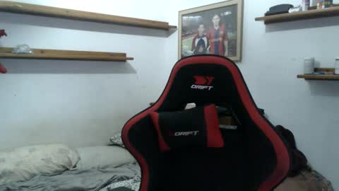 Snapshot of morenoch19 chatting on October 28, 2025, 7:16 pm alejo online show from October 28, 2025, 7:16 pm