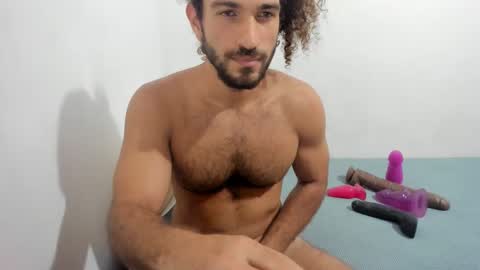 Pipo online show from February 4, 2025, 1:59 pm