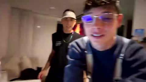   online show from October 14, 2025, 2:12 am