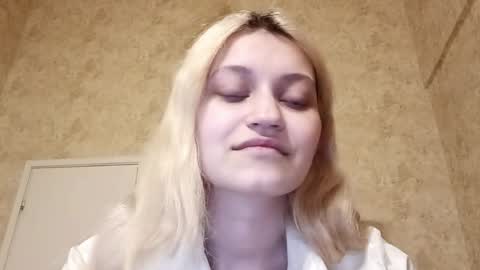 Snapshot of morgankesey chatting on March 28, 2026, 6:40 pm Eva is here now help me get 50 thumbs up pls online show from March 28, 2026, 6:40 pm