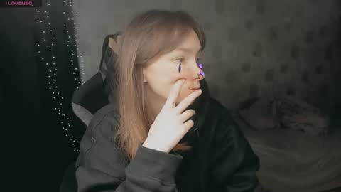 Lisa 3 online show from December 16, 2025, 3:33 am