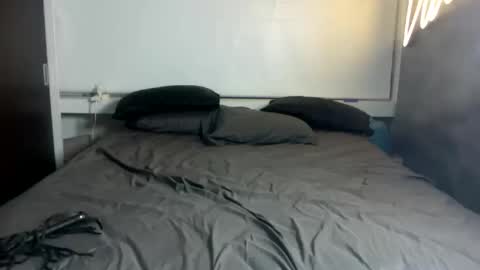 Snapshot of mosh2 chatting on February 24, 2025, 11:30 pm Kattie Mosh online show from February 24, 2025, 11:30 pm