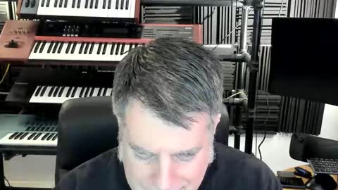 mostly_unbothered online show from November 20, 2025, 11:21 am