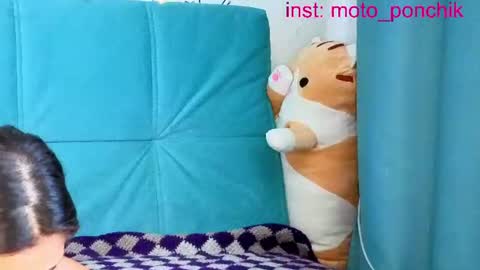 Snapshot of moto_ponchik chatting on June 26, 2026, 6:40 am Kris online show from June 26, 2026, 6:40 am