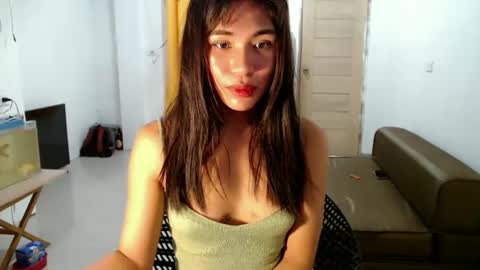 mouiline_rouge69 online show from March 8, 2026, 1:47 am