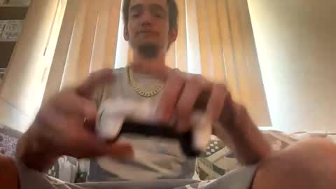 Snapshot of mouli23r chatting on February 1, 2026, 6:39 pm mouli23r online show from February 1, 2026, 6:39 pm