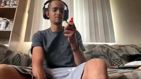 Snapshot of mouli23r chatting on April 1, 2026, 5:54 pm mouli23r online show from April 1, 2026, 5:54 pm