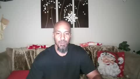 Snapshot of mr___good chatting on December 16, 2024, 5:17 am Mr. Good and Ms. Plenty online show from December 16, 2024, 5:17 am