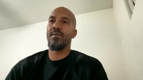 Snapshot of mr___good chatting on February 24, 2025, 2:51 am Mr. Good and Ms. Plenty online show from February 24, 2025, 2:51 am