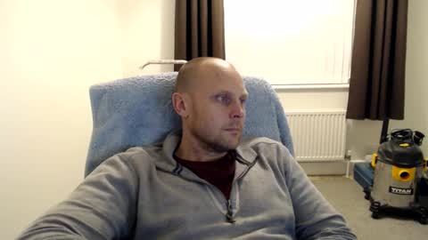 Snapshot of mr_baldy chatting on October 17, 2025, 11:18 pm Mr Baldy Likes to Chat online show from October 17, 2025, 11:18 pm