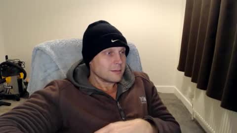 Snapshot of mr_baldy chatting on December 2, 2025, 12:38 am Mr Baldy Likes to Chat online show from December 2, 2025, 12:38 am