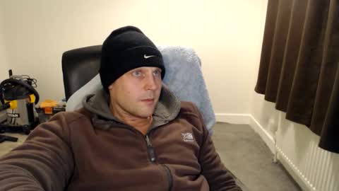 Snapshot of mr_baldy chatting on December 3, 2025, 1:02 am Mr Baldy Likes to Chat online show from December 3, 2025, 1:02 am