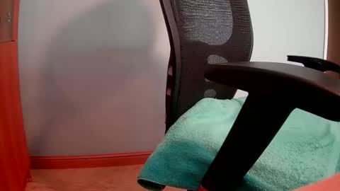 Snapshot of mr_funtease chatting on March 24, 2026, 11:32 pm Fit and Fun....10 Hung online show from March 24, 2026, 11:32 pm