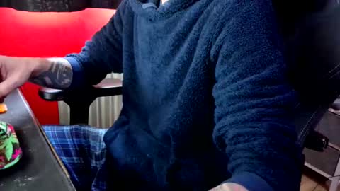 mr_hung_uk38 online show from October 22, 2025, 8:47 am